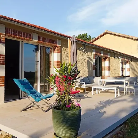 Le Chateau De Bellevue Bed & Breakfast