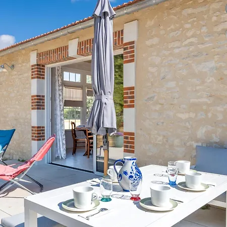 Le Chateau De Bellevue Bed & Breakfast Sainte-Cecile (Vendee)