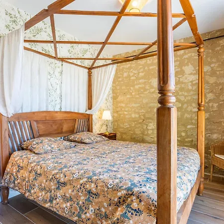 Apartment Le Chateau De Bellevue Sainte-Cecile (Vendee)